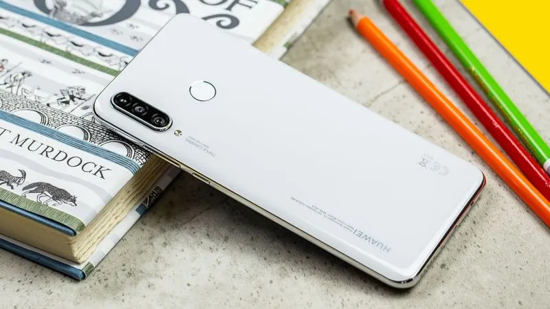 Плюсы и минусы Huawei P30 Lite